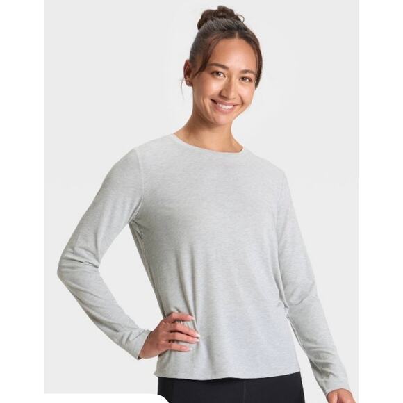 NWT All in Motion size Medium women’s beyond ease long sleeve top Sage PTP 21” - Picture 1 of 7